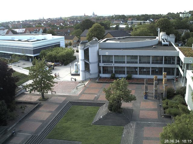 Foto der Webcam: Verwaltungsgebäude, Innenhof mit Audimax, Hörsaal-Gebäude 1