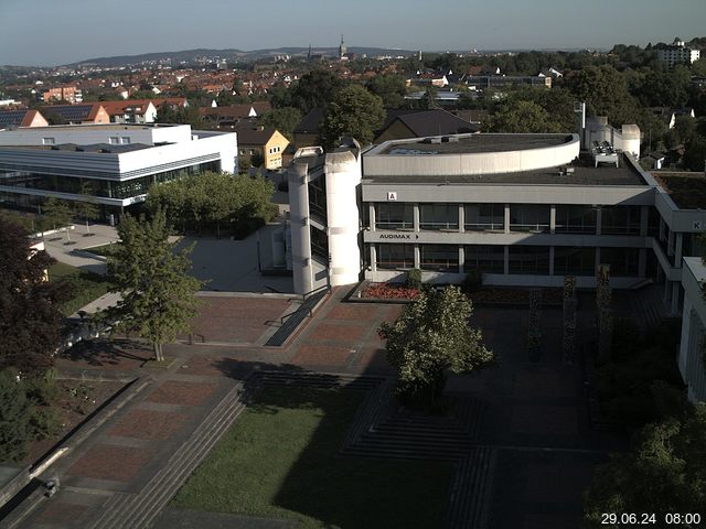 Foto der Webcam: Verwaltungsgebäude, Innenhof mit Audimax, Hörsaal-Gebäude 1