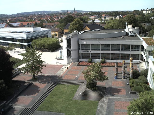 Foto der Webcam: Verwaltungsgebäude, Innenhof mit Audimax, Hörsaal-Gebäude 1