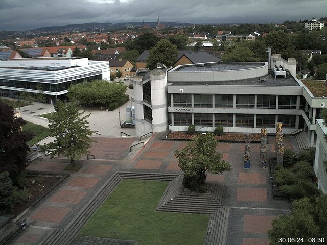 Foto der Webcam: Verwaltungsgebäude, Innenhof mit Audimax, Hörsaal-Gebäude 1