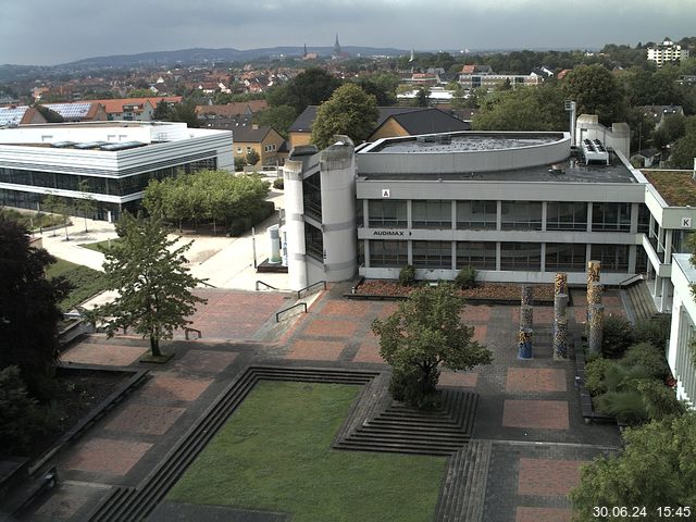 Foto der Webcam: Verwaltungsgebäude, Innenhof mit Audimax, Hörsaal-Gebäude 1