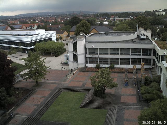 Foto der Webcam: Verwaltungsgebäude, Innenhof mit Audimax, Hörsaal-Gebäude 1