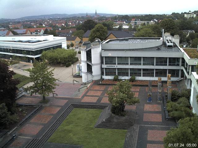 Foto der Webcam: Verwaltungsgebäude, Innenhof mit Audimax, Hörsaal-Gebäude 1