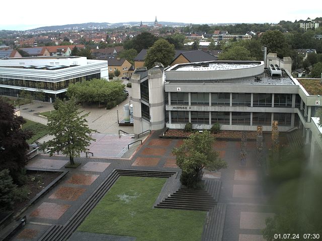 Foto der Webcam: Verwaltungsgebäude, Innenhof mit Audimax, Hörsaal-Gebäude 1