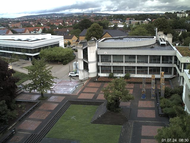 Foto der Webcam: Verwaltungsgebäude, Innenhof mit Audimax, Hörsaal-Gebäude 1