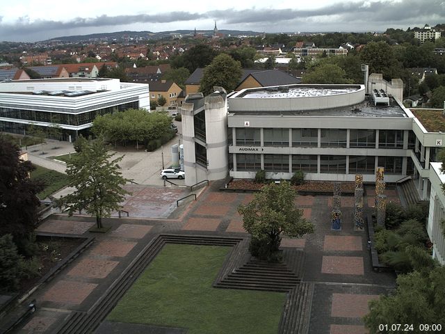 Foto der Webcam: Verwaltungsgebäude, Innenhof mit Audimax, Hörsaal-Gebäude 1