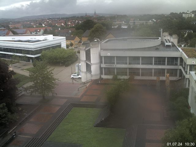 Foto der Webcam: Verwaltungsgebäude, Innenhof mit Audimax, Hörsaal-Gebäude 1