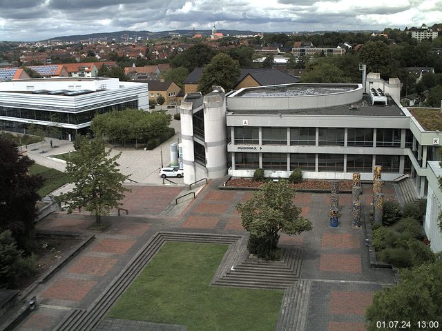 Foto der Webcam: Verwaltungsgebäude, Innenhof mit Audimax, Hörsaal-Gebäude 1