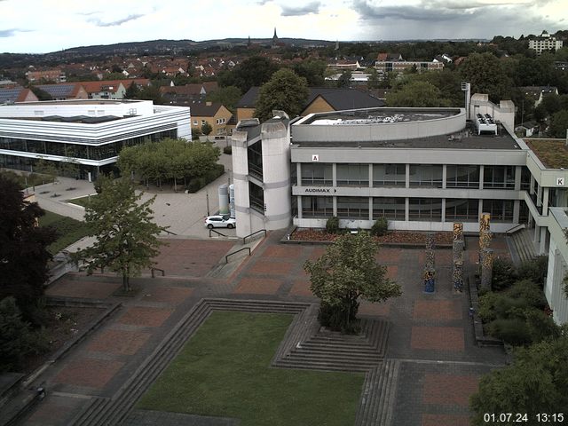 Foto der Webcam: Verwaltungsgebäude, Innenhof mit Audimax, Hörsaal-Gebäude 1