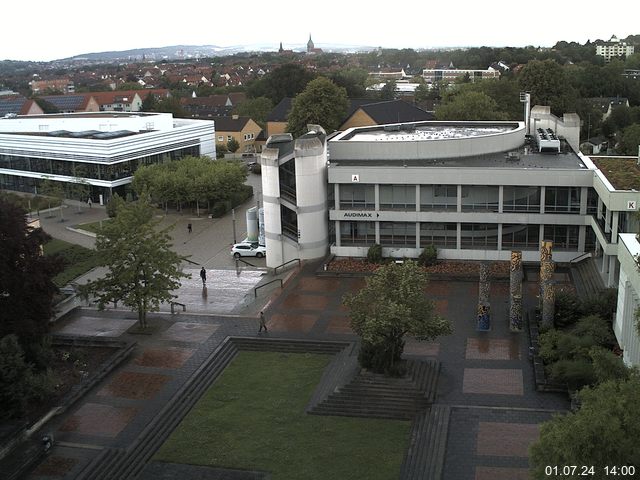 Foto der Webcam: Verwaltungsgebäude, Innenhof mit Audimax, Hörsaal-Gebäude 1