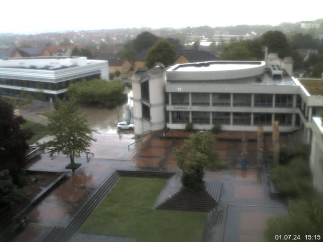 Foto der Webcam: Verwaltungsgebäude, Innenhof mit Audimax, Hörsaal-Gebäude 1