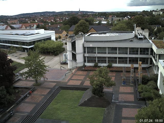 Foto der Webcam: Verwaltungsgebäude, Innenhof mit Audimax, Hörsaal-Gebäude 1