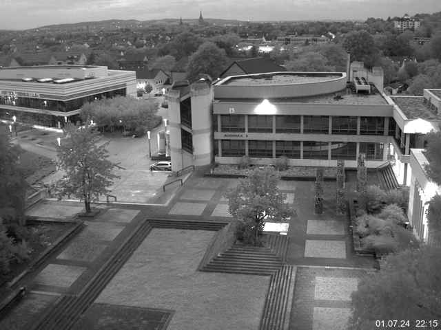 Foto der Webcam: Verwaltungsgebäude, Innenhof mit Audimax, Hörsaal-Gebäude 1