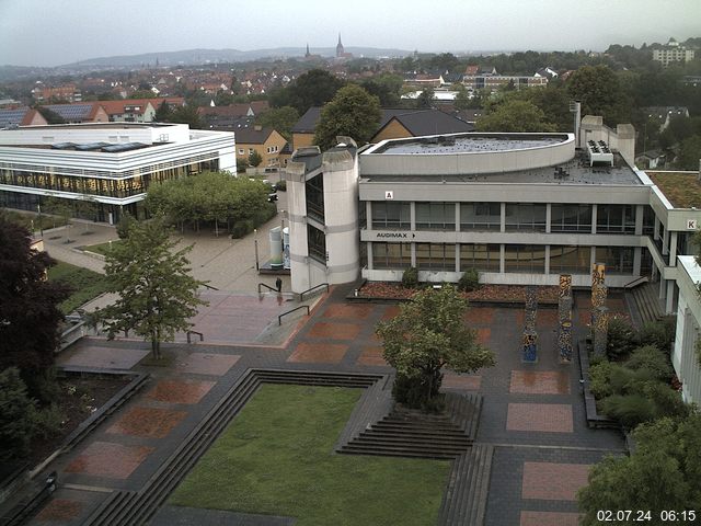 Foto der Webcam: Verwaltungsgebäude, Innenhof mit Audimax, Hörsaal-Gebäude 1