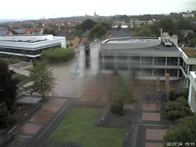 Foto der Webcam: Verwaltungsgebäude, Innenhof mit Audimax, Hörsaal-Gebäude 1