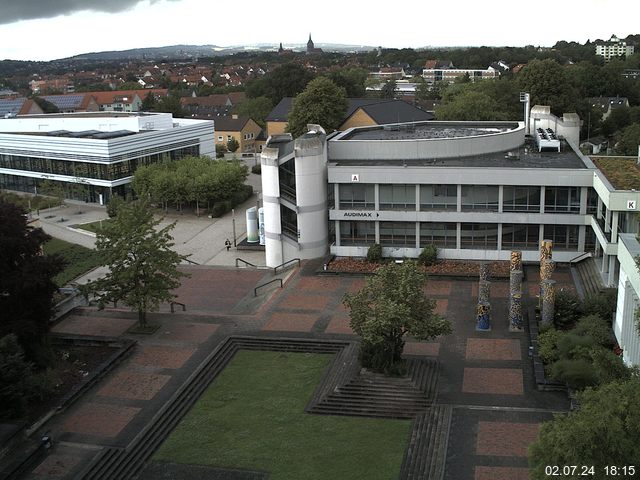 Foto der Webcam: Verwaltungsgebäude, Innenhof mit Audimax, Hörsaal-Gebäude 1