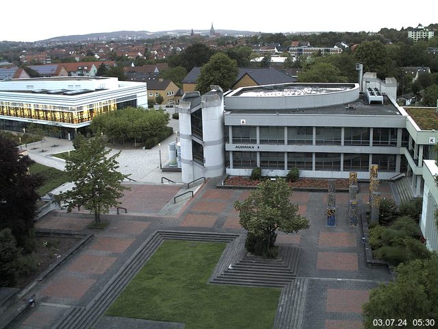 Foto der Webcam: Verwaltungsgebäude, Innenhof mit Audimax, Hörsaal-Gebäude 1