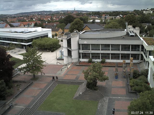 Foto der Webcam: Verwaltungsgebäude, Innenhof mit Audimax, Hörsaal-Gebäude 1