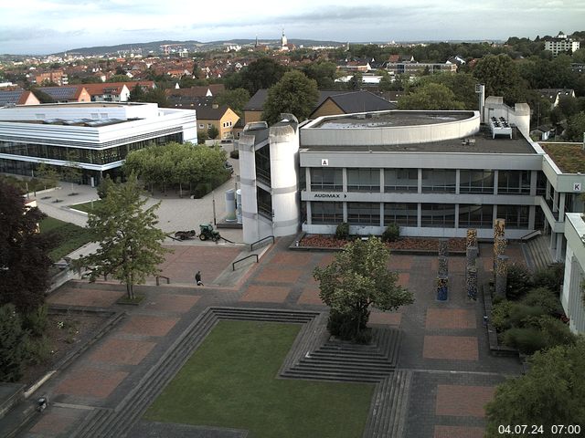 Foto der Webcam: Verwaltungsgebäude, Innenhof mit Audimax, Hörsaal-Gebäude 1