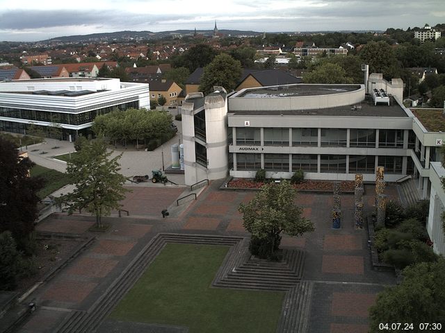 Foto der Webcam: Verwaltungsgebäude, Innenhof mit Audimax, Hörsaal-Gebäude 1