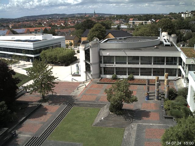 Foto der Webcam: Verwaltungsgebäude, Innenhof mit Audimax, Hörsaal-Gebäude 1