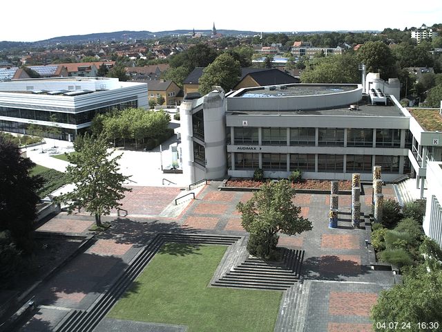 Foto der Webcam: Verwaltungsgebäude, Innenhof mit Audimax, Hörsaal-Gebäude 1