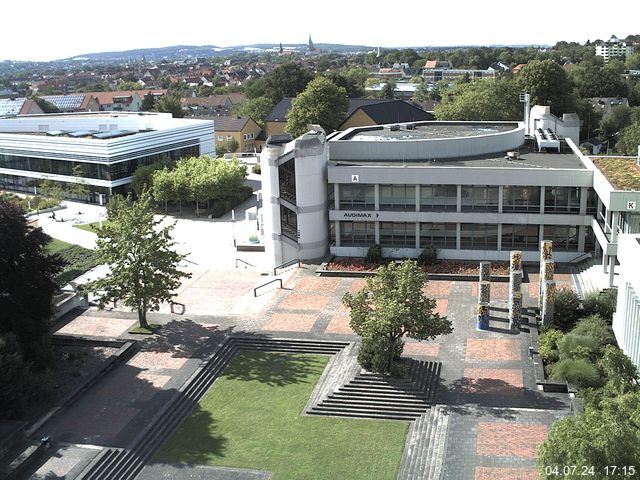 Foto der Webcam: Verwaltungsgebäude, Innenhof mit Audimax, Hörsaal-Gebäude 1