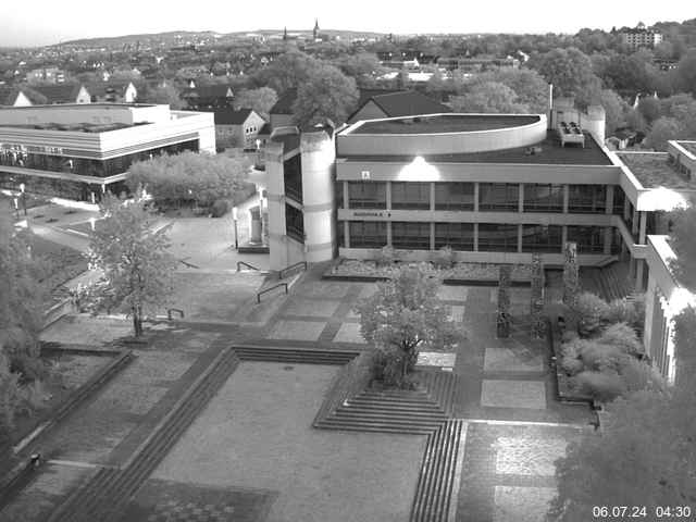 Foto der Webcam: Verwaltungsgebäude, Innenhof mit Audimax, Hörsaal-Gebäude 1