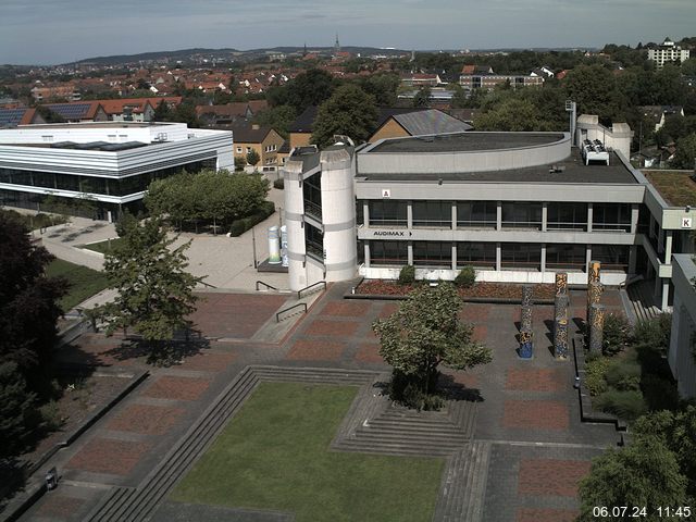 Foto der Webcam: Verwaltungsgebäude, Innenhof mit Audimax, Hörsaal-Gebäude 1