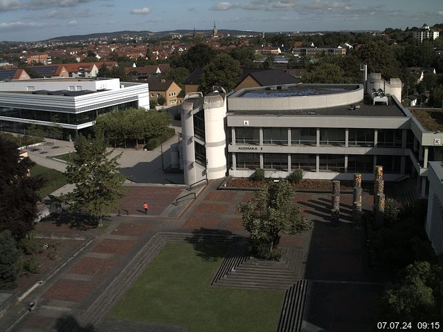 Foto der Webcam: Verwaltungsgebäude, Innenhof mit Audimax, Hörsaal-Gebäude 1