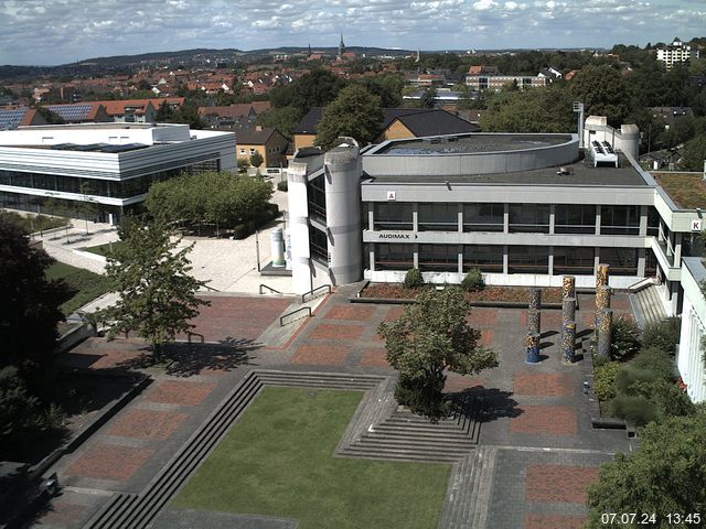 Foto der Webcam: Verwaltungsgebäude, Innenhof mit Audimax, Hörsaal-Gebäude 1