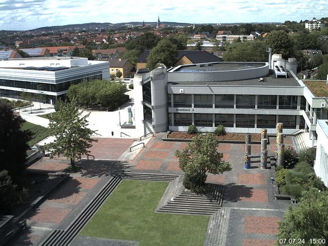 Foto der Webcam: Verwaltungsgebäude, Innenhof mit Audimax, Hörsaal-Gebäude 1