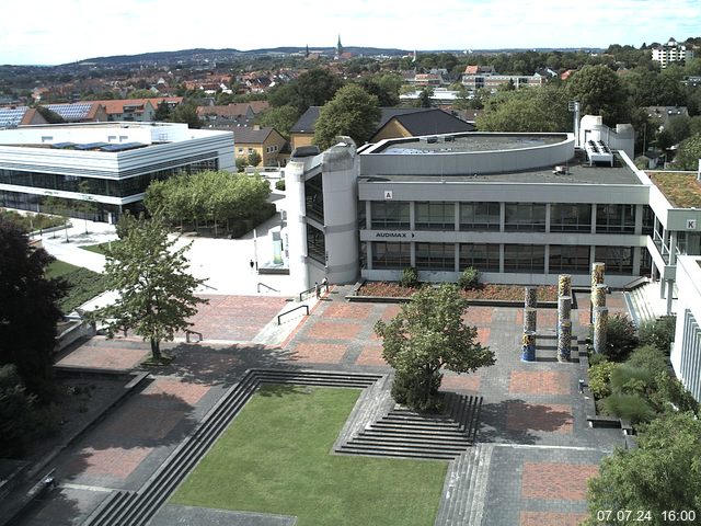 Foto der Webcam: Verwaltungsgebäude, Innenhof mit Audimax, Hörsaal-Gebäude 1