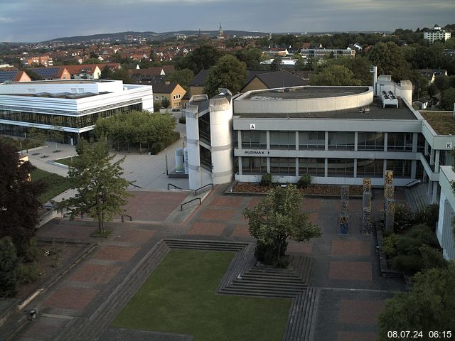 Foto der Webcam: Verwaltungsgebäude, Innenhof mit Audimax, Hörsaal-Gebäude 1