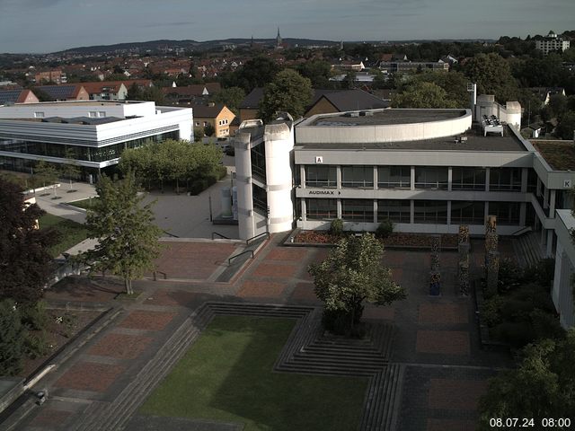 Foto der Webcam: Verwaltungsgebäude, Innenhof mit Audimax, Hörsaal-Gebäude 1