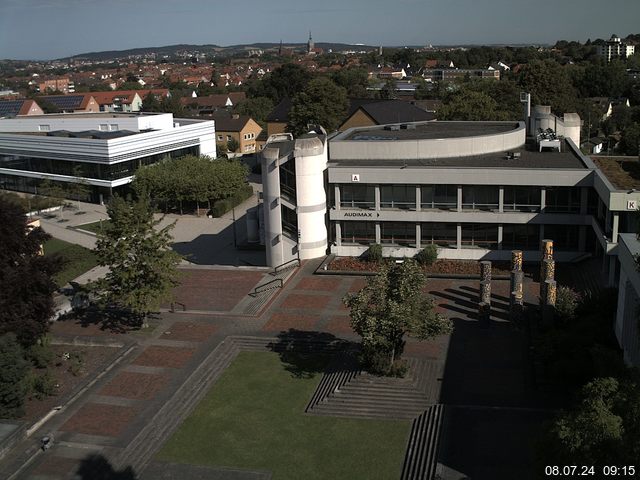 Foto der Webcam: Verwaltungsgebäude, Innenhof mit Audimax, Hörsaal-Gebäude 1