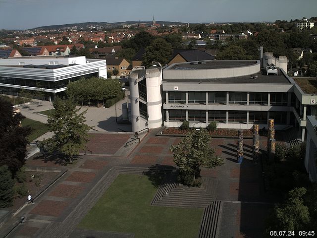 Foto der Webcam: Verwaltungsgebäude, Innenhof mit Audimax, Hörsaal-Gebäude 1