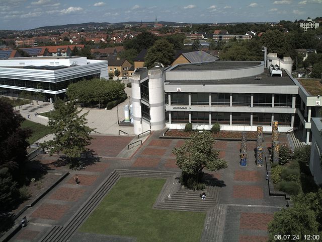 Foto der Webcam: Verwaltungsgebäude, Innenhof mit Audimax, Hörsaal-Gebäude 1