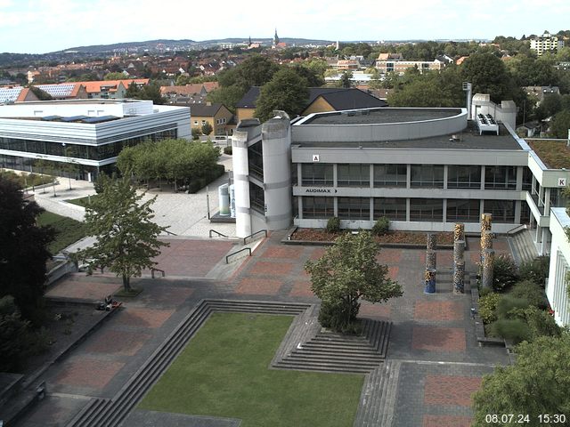 Foto der Webcam: Verwaltungsgebäude, Innenhof mit Audimax, Hörsaal-Gebäude 1