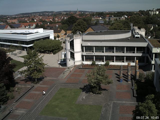 Foto der Webcam: Verwaltungsgebäude, Innenhof mit Audimax, Hörsaal-Gebäude 1