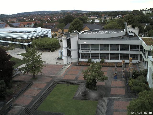 Foto der Webcam: Verwaltungsgebäude, Innenhof mit Audimax, Hörsaal-Gebäude 1