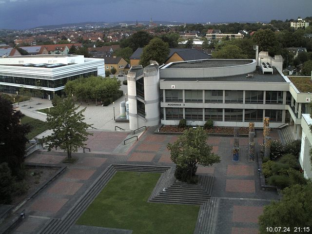 Foto der Webcam: Verwaltungsgebäude, Innenhof mit Audimax, Hörsaal-Gebäude 1