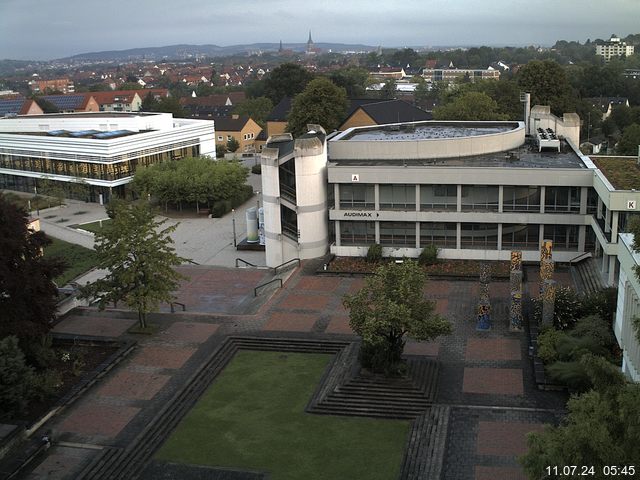 Foto der Webcam: Verwaltungsgebäude, Innenhof mit Audimax, Hörsaal-Gebäude 1