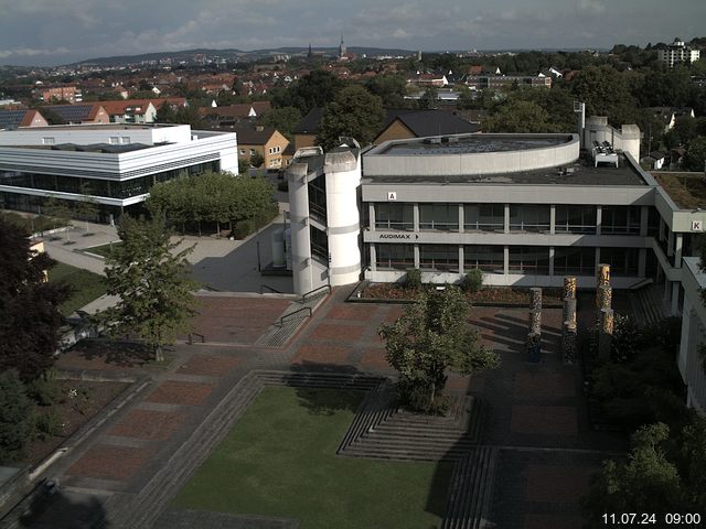 Foto der Webcam: Verwaltungsgebäude, Innenhof mit Audimax, Hörsaal-Gebäude 1