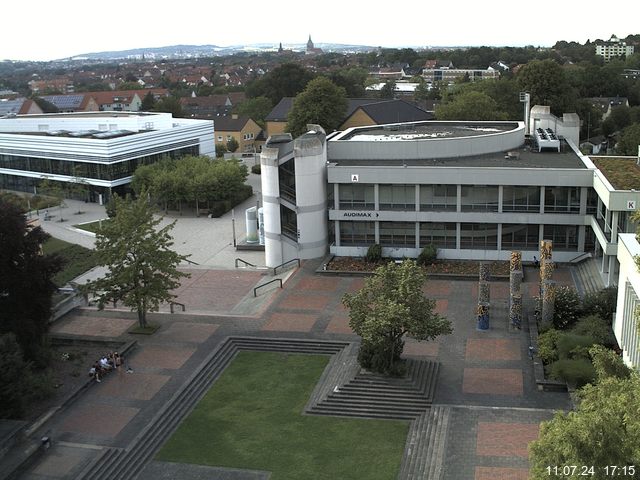 Foto der Webcam: Verwaltungsgebäude, Innenhof mit Audimax, Hörsaal-Gebäude 1