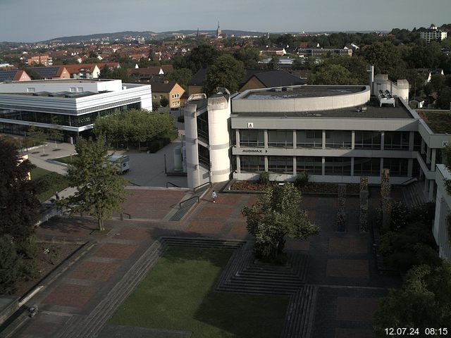 Foto der Webcam: Verwaltungsgebäude, Innenhof mit Audimax, Hörsaal-Gebäude 1