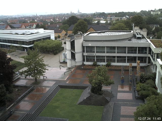 Foto der Webcam: Verwaltungsgebäude, Innenhof mit Audimax, Hörsaal-Gebäude 1