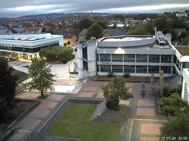 Foto der Webcam: Verwaltungsgebäude, Innenhof mit Audimax, Hörsaal-Gebäude 1