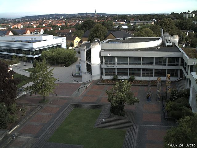 Foto der Webcam: Verwaltungsgebäude, Innenhof mit Audimax, Hörsaal-Gebäude 1