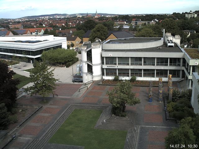 Foto der Webcam: Verwaltungsgebäude, Innenhof mit Audimax, Hörsaal-Gebäude 1